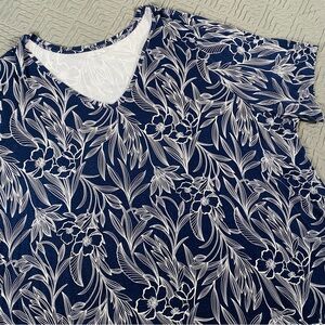 Lane Bryant Navy Floral V Neck Tee Plus Size 34/36 5X